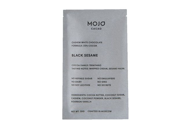 Белый шоколад Mojo cacao с обжаренным черным кунжутом 20 г.jpg