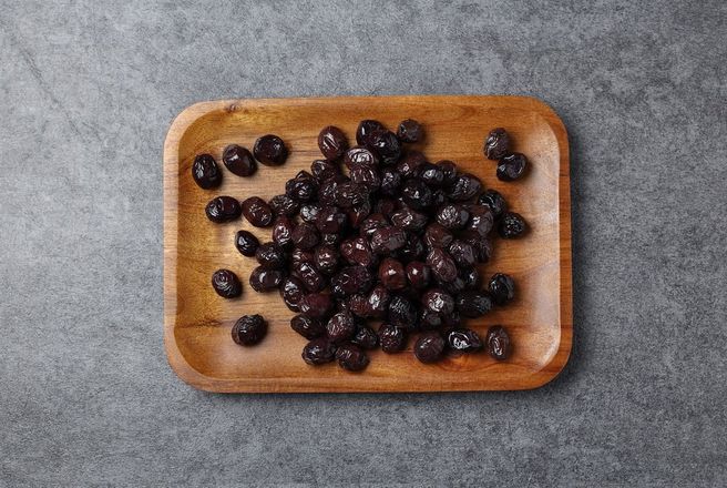 Маслины черные вяленые натуральные с косточкой на развес.jpg