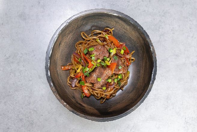 Лапша рамен с говяжьими щечками.jpg