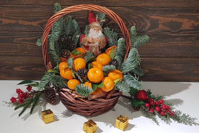 корзина мандаринка с шишками.jpg