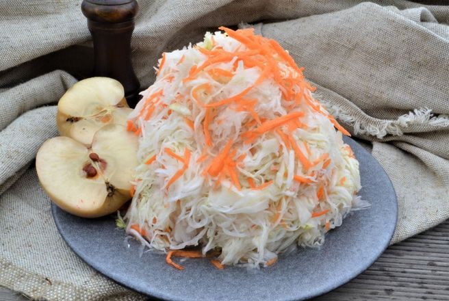 Капуста квашенная с антоновкой на развес.jpg