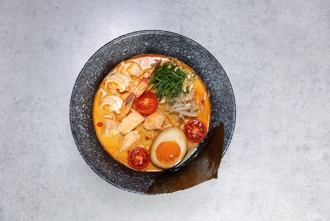 Том ям рамен Лосось и креветки.jpg