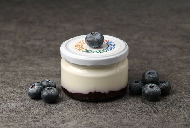 Йогурт натуральный по-гречески Черника.jpg
