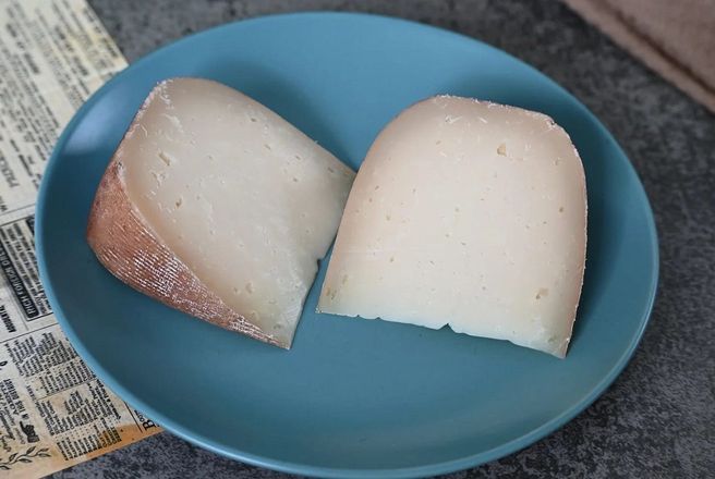 Сыр Коза в вине.jpg