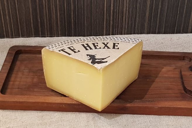 Сыр Черная Ведьма.jpg