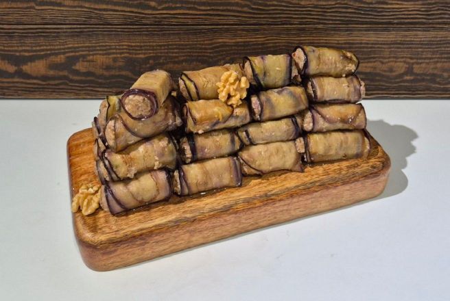 рулетики из баклажан с грецким орехом.jpg