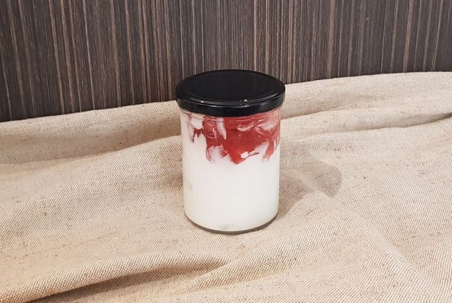 Йогурт ложковой с кулубникой.jpg