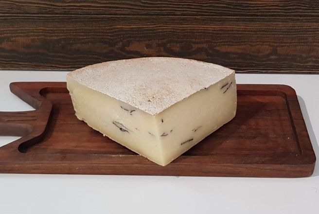 сыр качотта с трюфелем.jpg