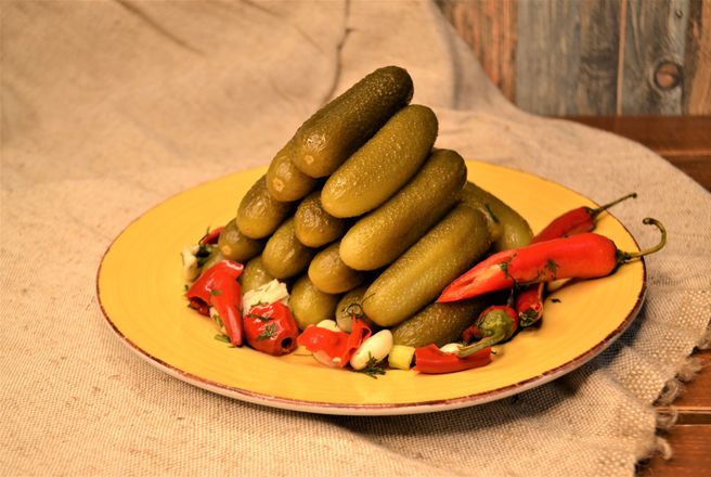 Огурцы соленые острые бочковые .jpg