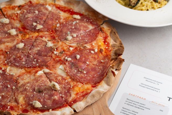 Пицца салями Милано с трюфелем.JPG