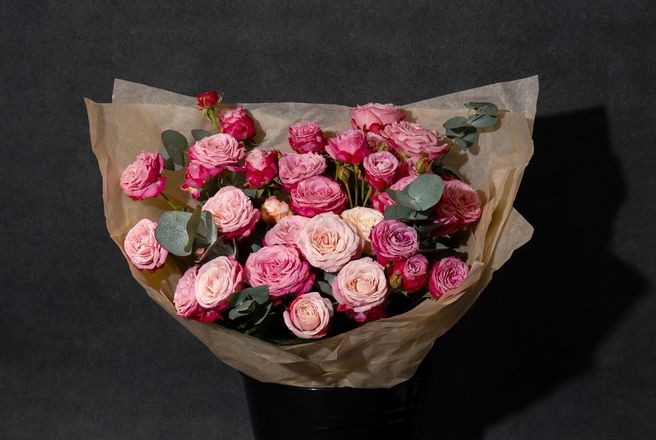 Розы мадам бомбастик с эвкалиптом.jpg